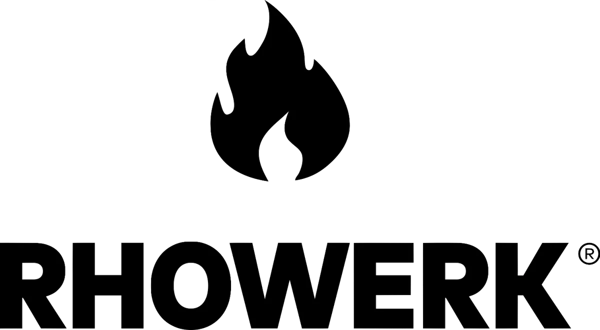 Logotipo Rhowerk con icono de llama negra y símbolo de marca registrada en fondo blanco